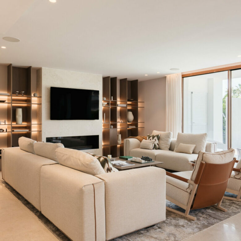 FOR SALE 🏡 Fully Renovated Garden Duplex with Private Garden next to the Golf – Los Naranjos, Nueva Andalucía, Marbella 🇪🇸