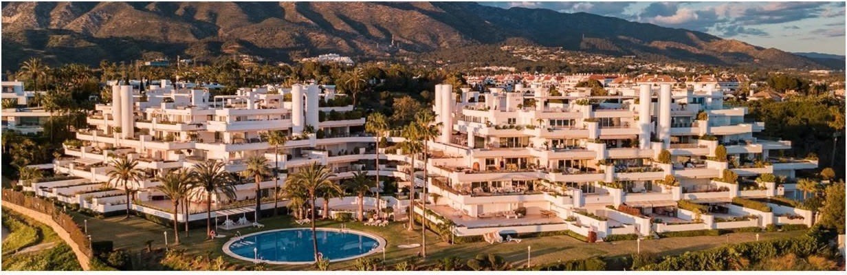 FOR SALE 🏡 Turnkey Three-Bedroom Apartment with Sea Views in a Gated Community – Las Lomas de Marbella Club, Golden Mile, Marbella 🇪🇸