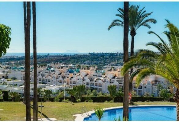 FOR SALE 🏡 Turnkey Three-Bedroom Apartment with Sea Views in a Gated Community – Las Lomas de Marbella Club, Golden Mile, Marbella 🇪🇸