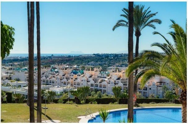 FOR SALE 🏡 Turnkey Three-Bedroom Apartment with Sea Views in a Gated Community – Las Lomas de Marbella Club, Golden Mile, Marbella 🇪🇸