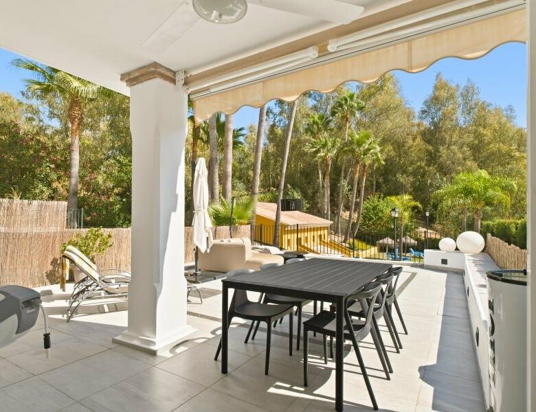 FOR SALE 🏡 South-Facing Ground-Floor Apartment with One of the Largest Terraces in the Complex – Nueva Andalucía, Marbella 🇪🇸