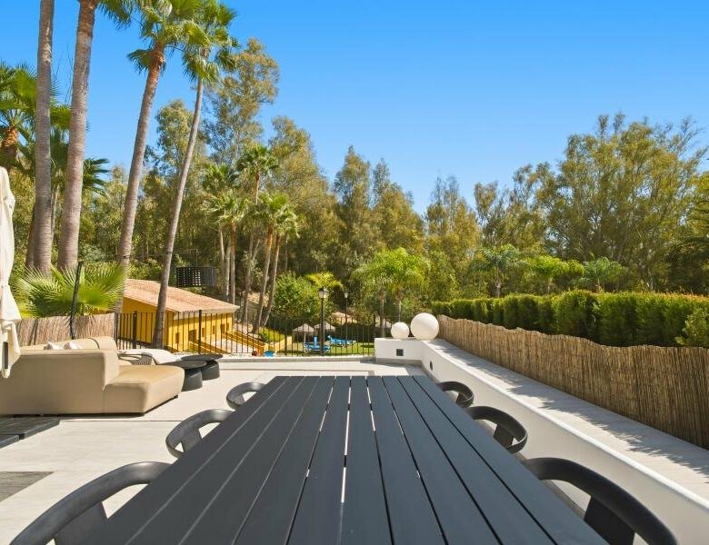 FOR SALE 🏡 South-Facing Ground-Floor Apartment with One of the Largest Terraces in the Complex – Nueva Andalucía, Marbella 🇪🇸