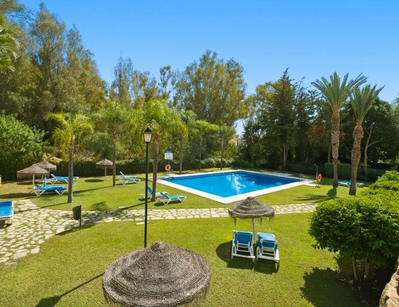 FOR SALE 🏡 South-Facing Ground-Floor Apartment with One of the Largest Terraces in the Complex – Nueva Andalucía, Marbella 🇪🇸