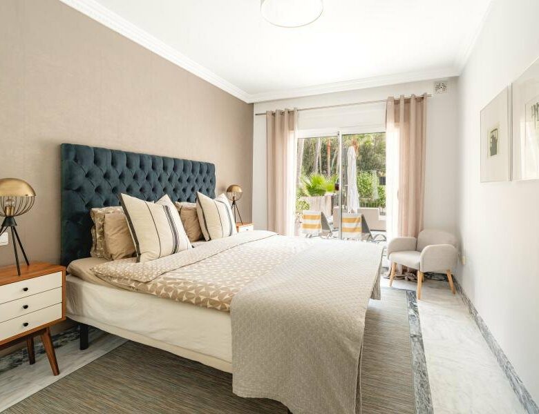 FOR SALE 🏡 South-Facing Ground-Floor Apartment with One of the Largest Terraces in the Complex – Nueva Andalucía, Marbella 🇪🇸