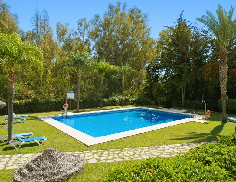FOR SALE 🏡 South-Facing Ground-Floor Apartment with One of the Largest Terraces in the Complex – Nueva Andalucía, Marbella 🇪🇸