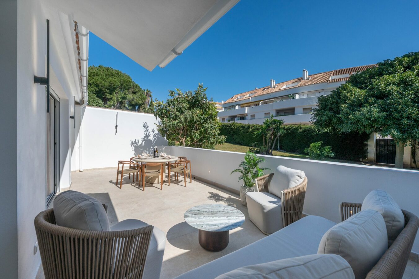 FOR SALE 🏡 Renovated 3 Bedroom Ground Floor Apartment with Private Terrace – Agrupadas, Nueva Andalucía, Marbella 🇪🇸