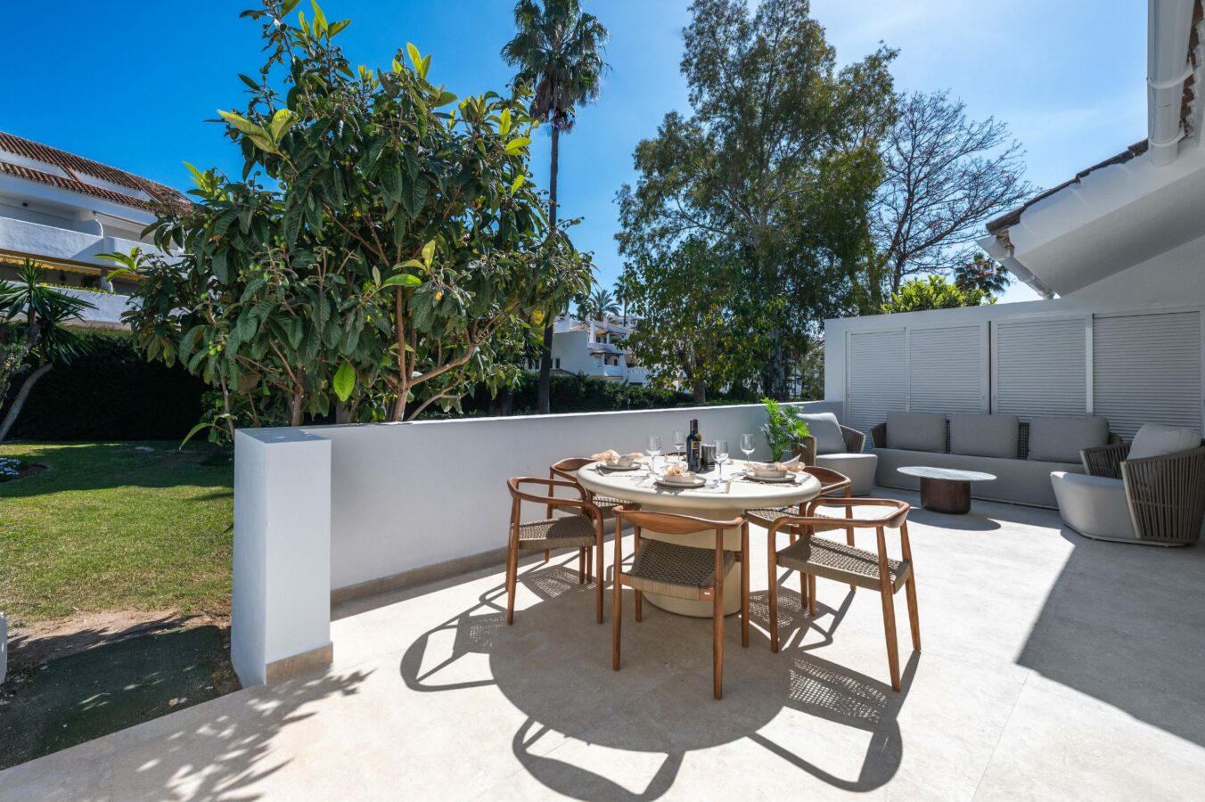 FOR SALE 🏡 Renovated 3 Bedroom Ground Floor Apartment with Private Terrace – Agrupadas, Nueva Andalucía, Marbella 🇪🇸