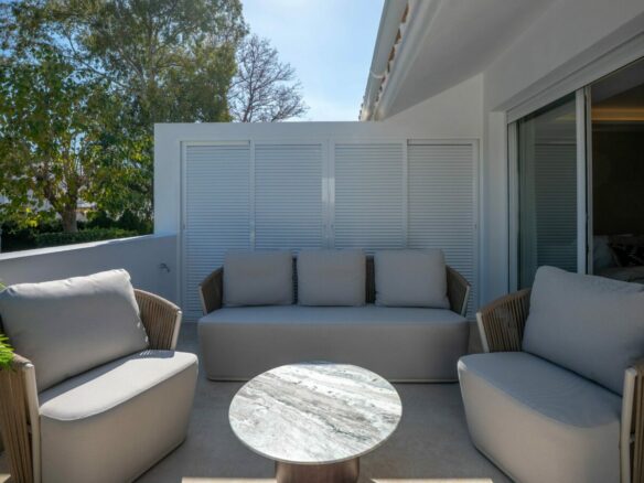 FOR SALE 🏡 Renovated 3 Bedroom Ground Floor Apartment with Private Terrace – Agrupadas, Nueva Andalucía, Marbella 🇪🇸