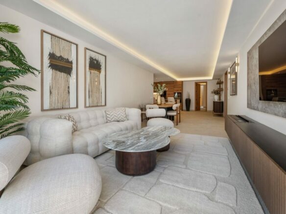 FOR SALE 🏡 Renovated 3 Bedroom Ground Floor Apartment with Private Terrace – Agrupadas, Nueva Andalucía, Marbella 🇪🇸
