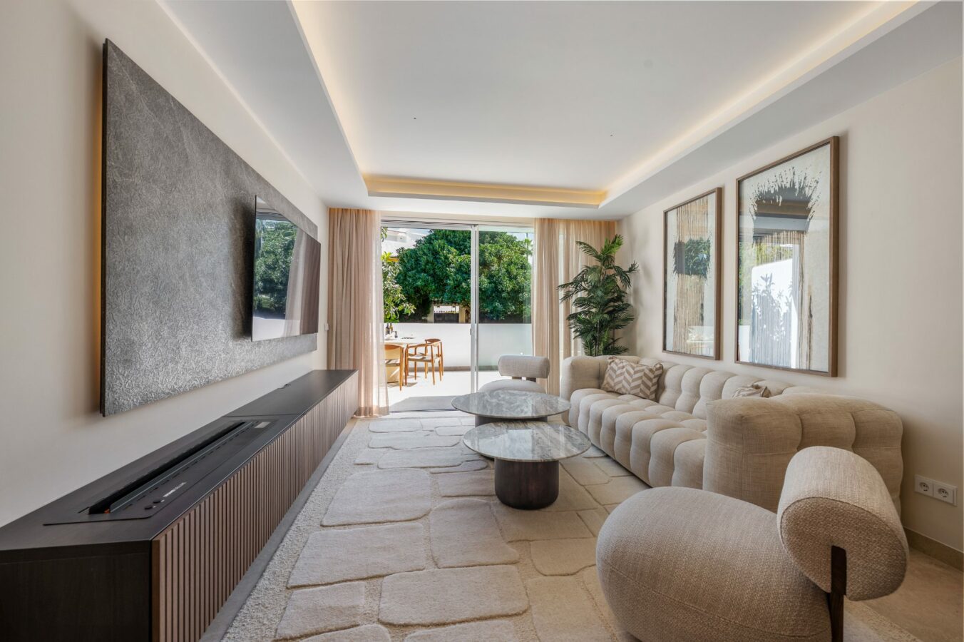 FOR SALE 🏡 Renovated 3 Bedroom Ground Floor Apartment with Private Terrace – Agrupadas, Nueva Andalucía, Marbella 🇪🇸