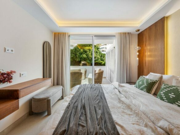 FOR SALE 🏡 Renovated 3 Bedroom Ground Floor Apartment with Private Terrace – Agrupadas, Nueva Andalucía, Marbella 🇪🇸