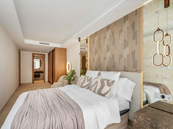 FOR SALE 🏡 Renovated 3 Bedroom Ground Floor Apartment with Private Terrace – Agrupadas, Nueva Andalucía, Marbella 🇪🇸