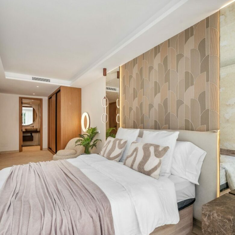 FOR SALE 🏡 Renovated 3 Bedroom Ground Floor Apartment with Private Terrace – Agrupadas, Nueva Andalucía, Marbella 🇪🇸