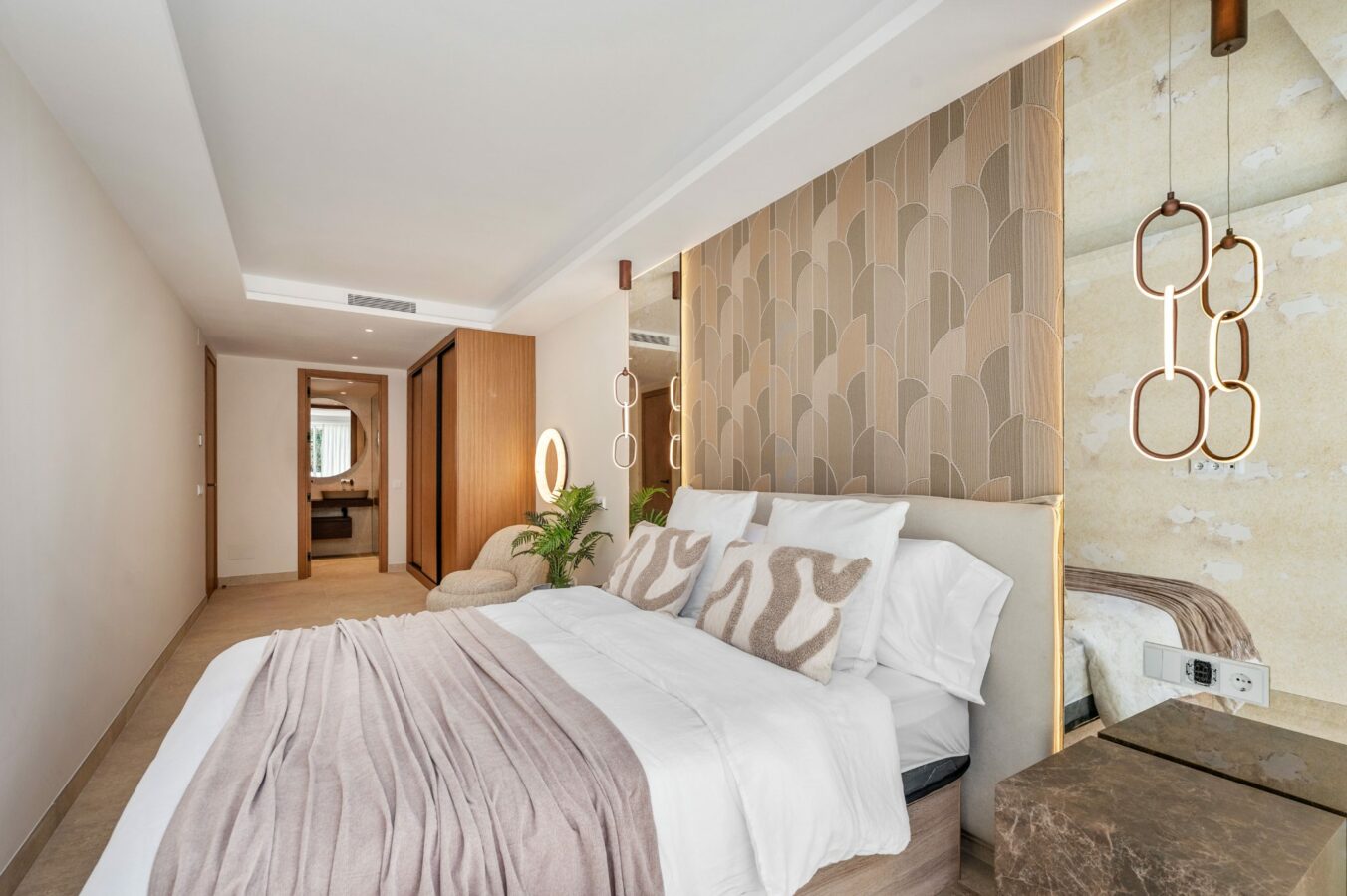 FOR SALE 🏡 Renovated 3 Bedroom Ground Floor Apartment with Private Terrace – Agrupadas, Nueva Andalucía, Marbella 🇪🇸