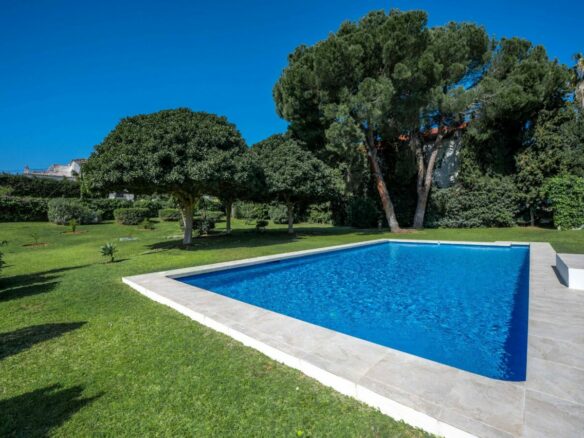 FOR SALE 🏡 Renovated 3 Bedroom Ground Floor Apartment with Private Terrace – Agrupadas, Nueva Andalucía, Marbella 🇪🇸
