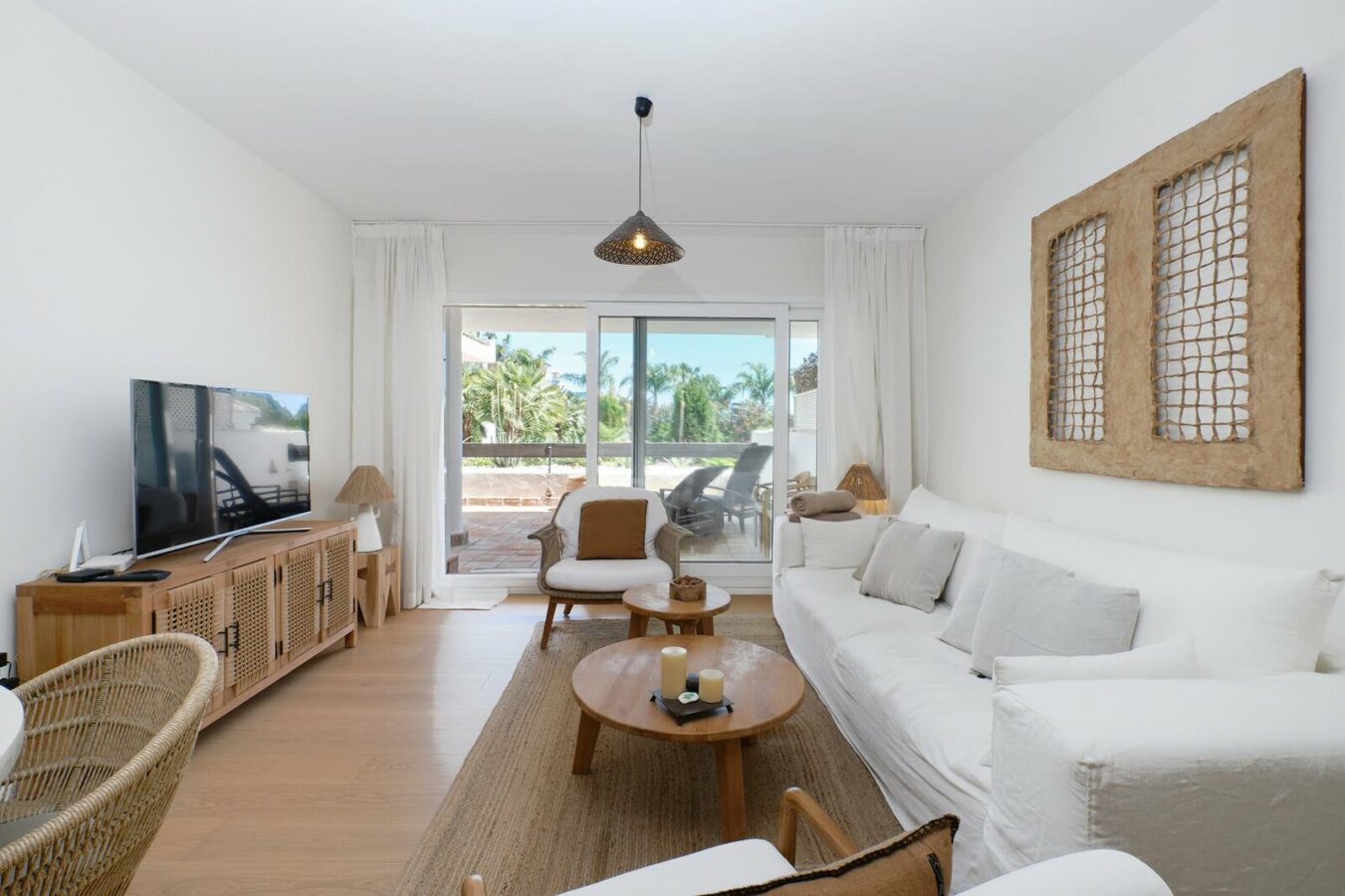 FOR SALE 🏡 South-Facing Ground-Floor Apartment with Garden and Pool Views – Valle del Golf, Nueva Andalucía 🇪🇸