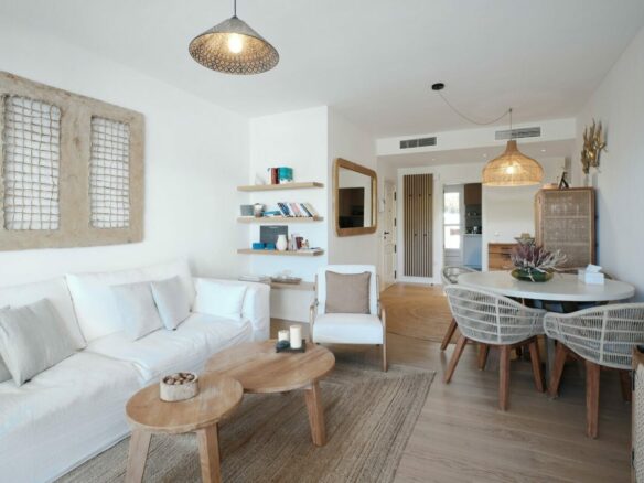 FOR SALE 🏡 South-Facing Ground-Floor Apartment with Garden and Pool Views – Valle del Golf, Nueva Andalucía 🇪🇸