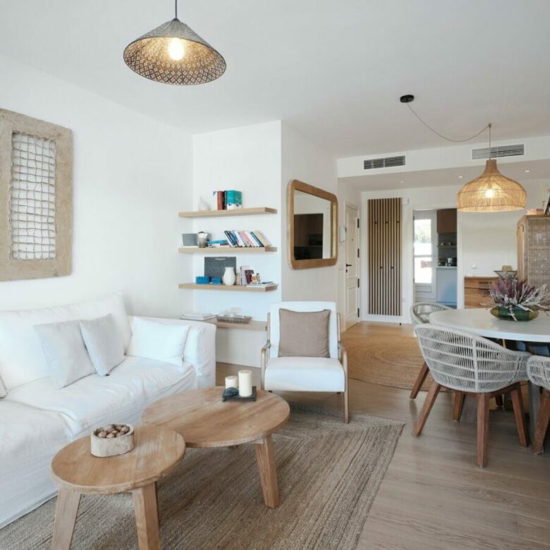 FOR SALE 🏡 South-Facing Ground-Floor Apartment with Garden and Pool Views – Valle del Golf, Nueva Andalucía 🇪🇸