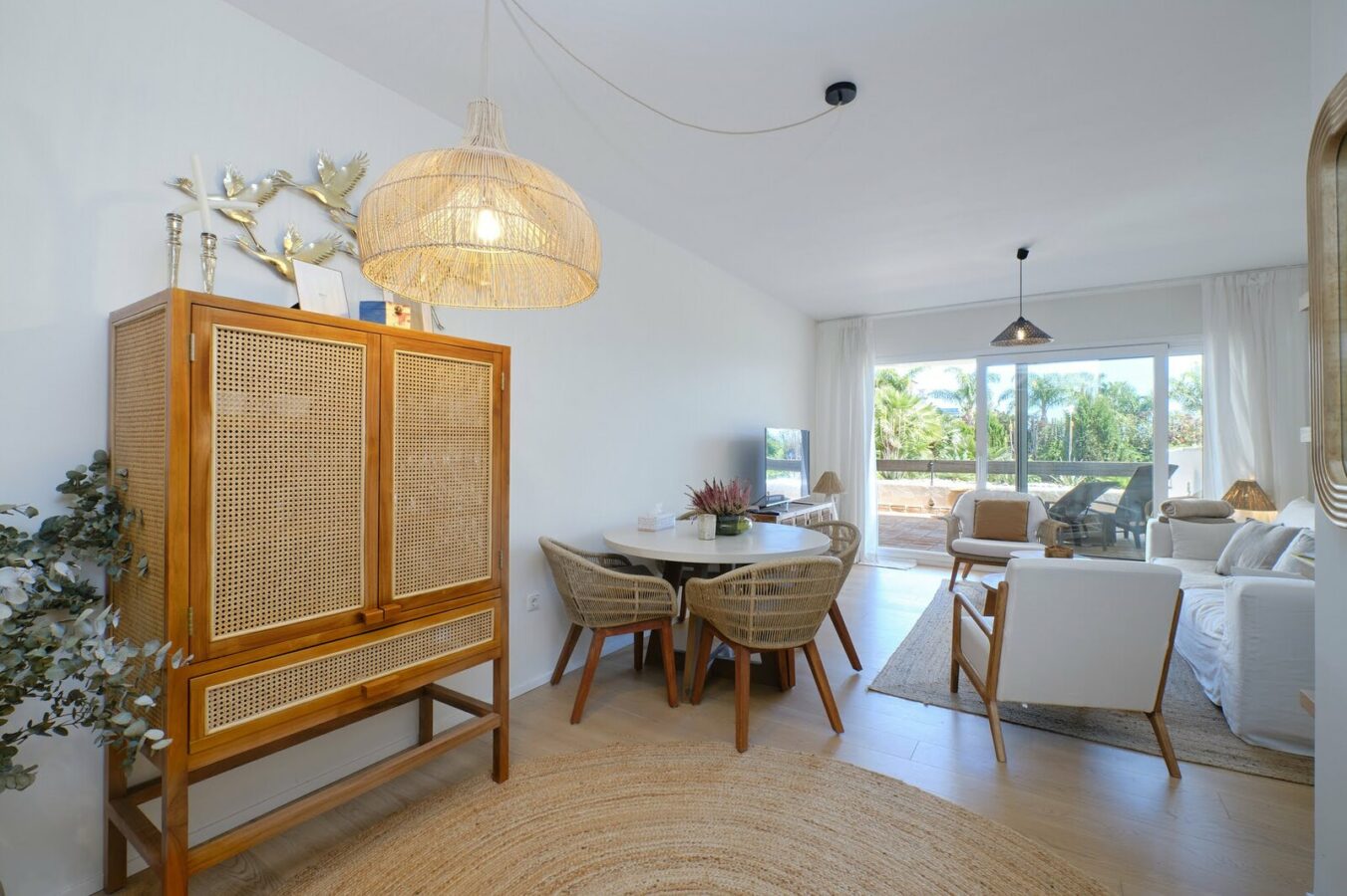 FOR SALE 🏡 South-Facing Ground-Floor Apartment with Garden and Pool Views – Valle del Golf, Nueva Andalucía 🇪🇸