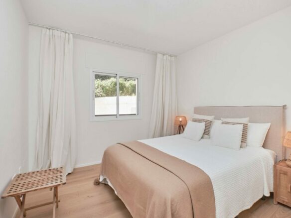 FOR SALE 🏡 South-Facing Ground-Floor Apartment with Garden and Pool Views – Valle del Golf, Nueva Andalucía 🇪🇸