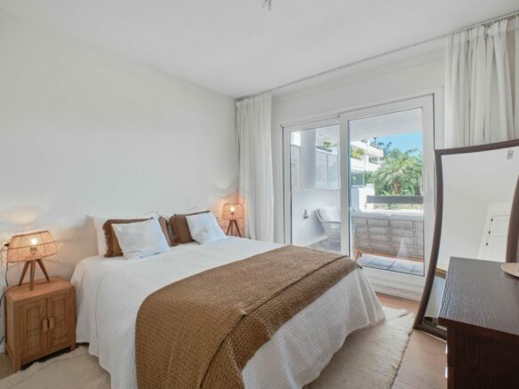 FOR SALE 🏡 South-Facing Ground-Floor Apartment with Garden and Pool Views – Valle del Golf, Nueva Andalucía 🇪🇸