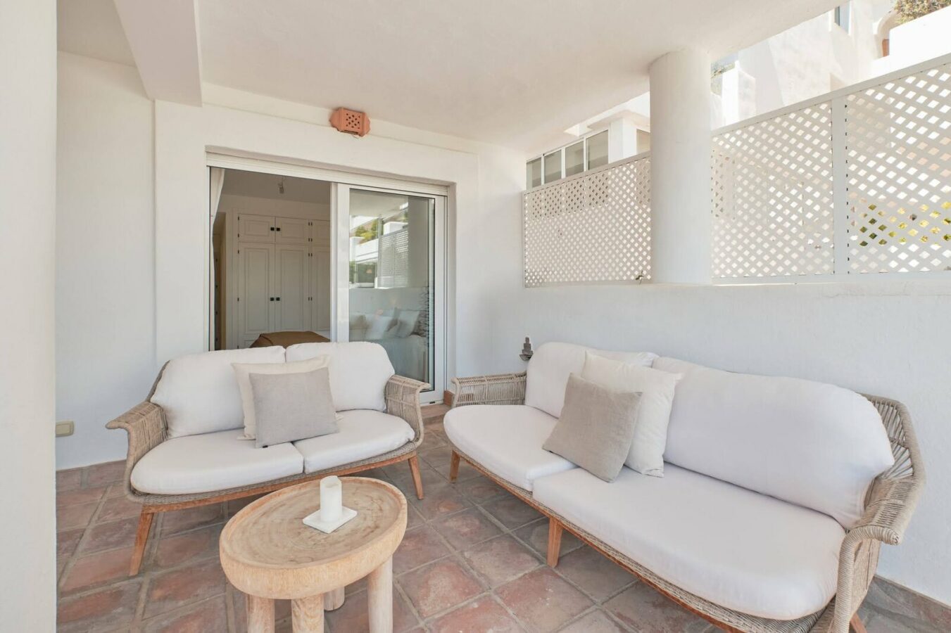 FOR SALE 🏡 South-Facing Ground-Floor Apartment with Garden and Pool Views – Valle del Golf, Nueva Andalucía 🇪🇸