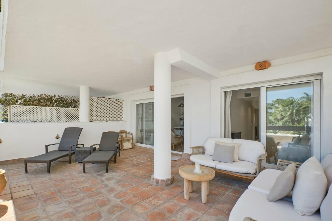 FOR SALE 🏡 South-Facing Ground-Floor Apartment with Garden and Pool Views – Valle del Golf, Nueva Andalucía 🇪🇸