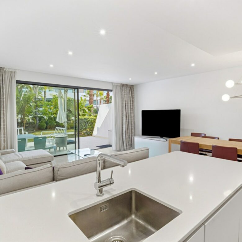 FOR SALE 🏡 Four-Bedroom Townhouse with Private Garden and Plunge Pool Solarium – La Cala de Mijas, Mijas Costa 🇪🇸