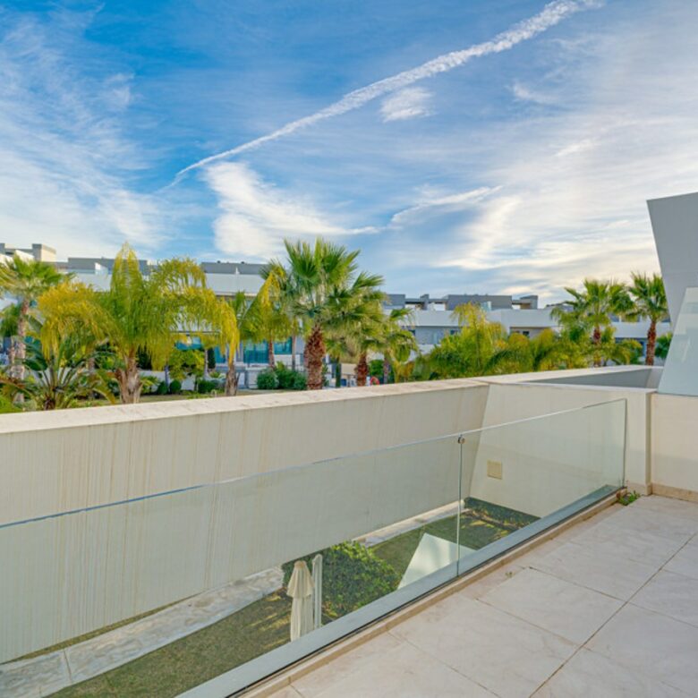FOR SALE 🏡 Four-Bedroom Townhouse with Private Garden and Plunge Pool Solarium – La Cala de Mijas, Mijas Costa 🇪🇸
