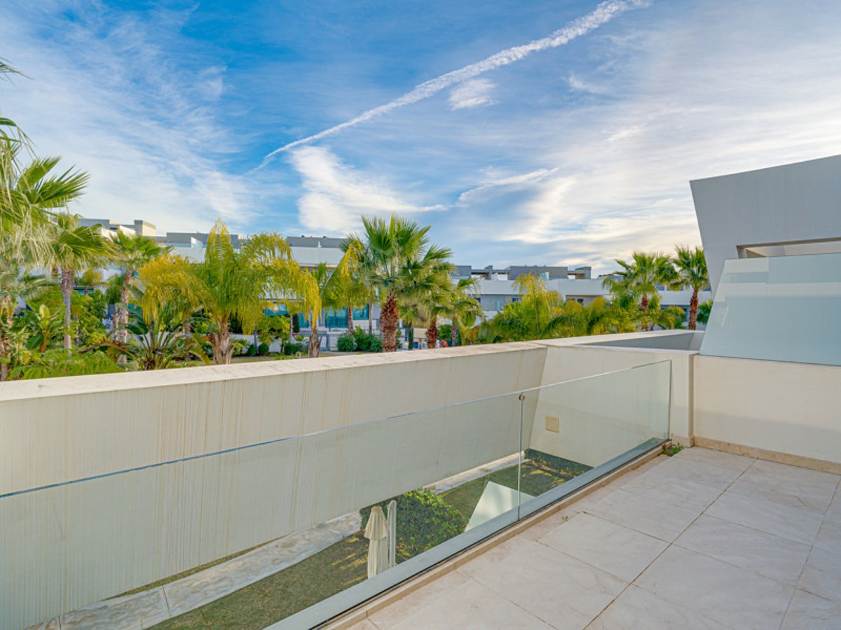 FOR SALE 🏡 Four-Bedroom Townhouse with Private Garden and Plunge Pool Solarium – La Cala de Mijas, Mijas Costa 🇪🇸