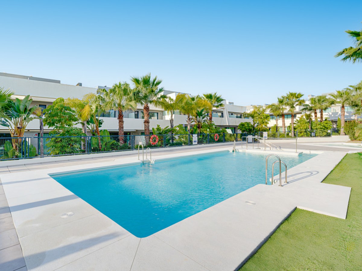 FOR SALE 🏡 Four-Bedroom Townhouse with Private Garden and Plunge Pool Solarium – La Cala de Mijas, Mijas Costa 🇪🇸