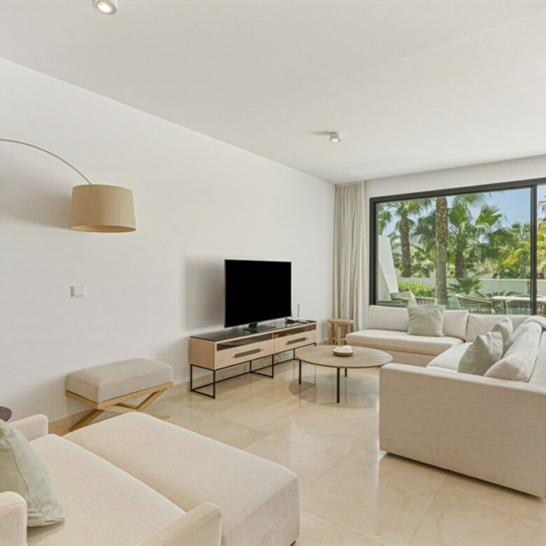 FOR SALE 🏡 Four-Bedroom Townhouse with Tourist Licence and BBQ Solarium – La Cala de Mijas, Mijas Costa 🇪🇸