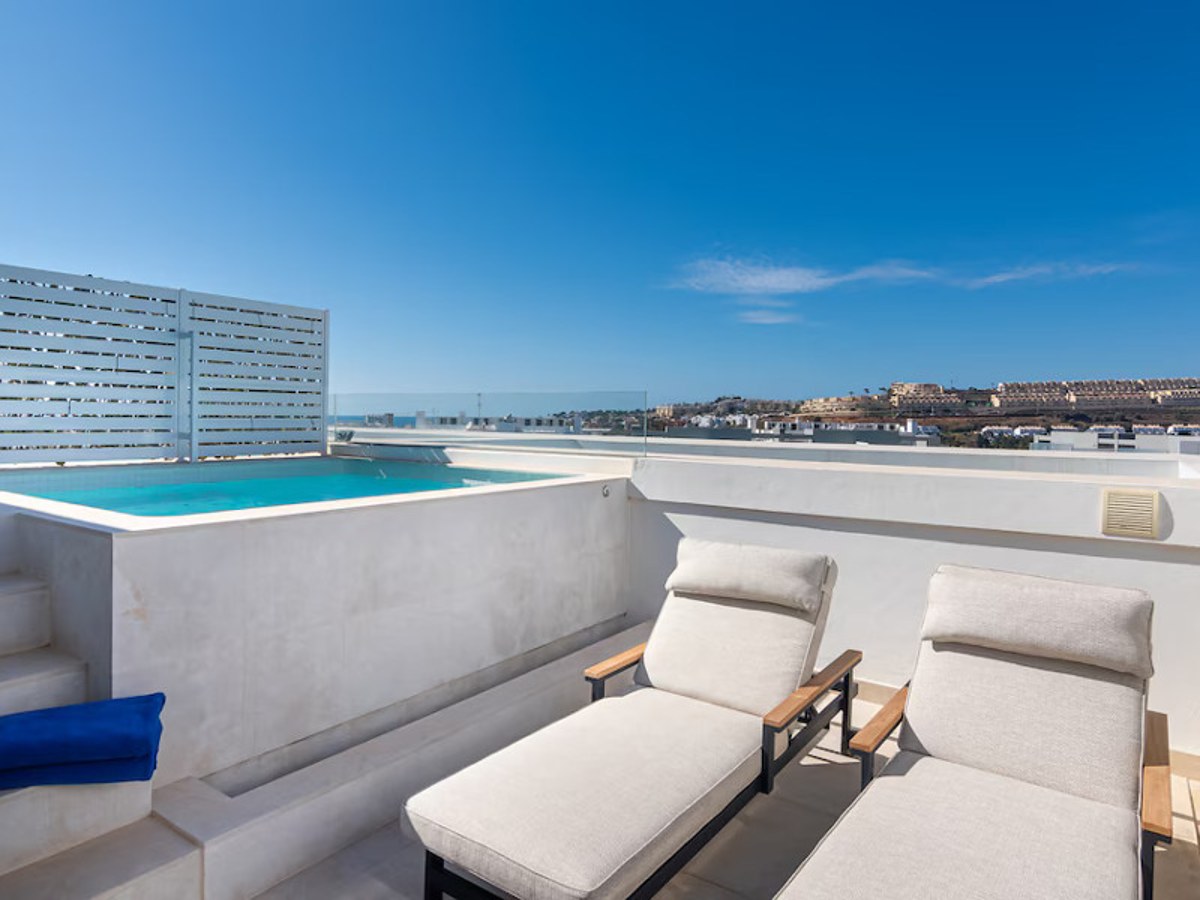 FOR SALE 🏡 Four-Bedroom Townhouse with Tourist Licence and BBQ Solarium – La Cala de Mijas, Mijas Costa 🇪🇸