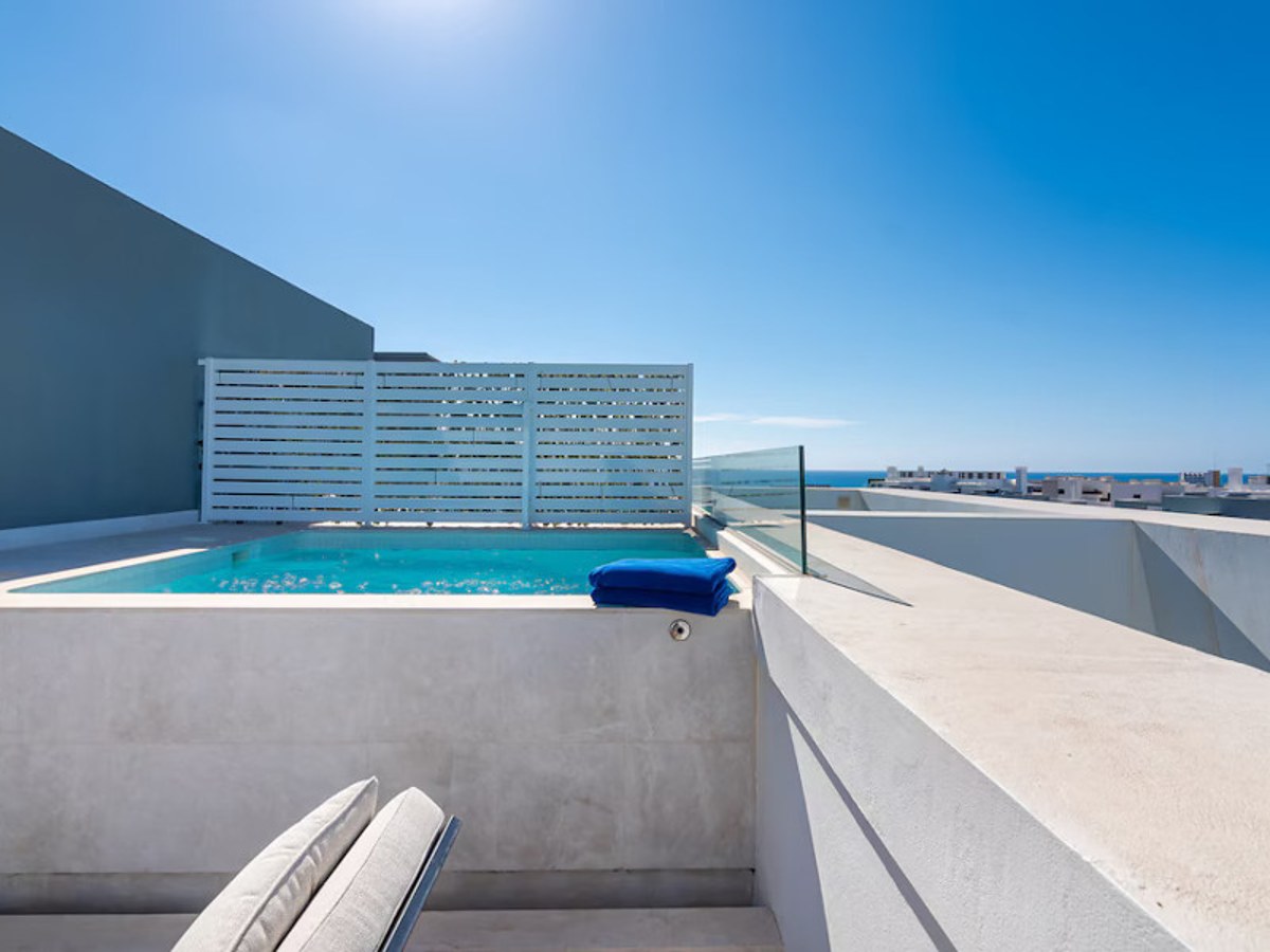 FOR SALE 🏡 Four-Bedroom Townhouse with Tourist Licence and BBQ Solarium – La Cala de Mijas, Mijas Costa 🇪🇸