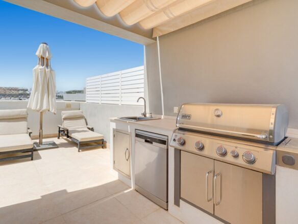 FOR SALE 🏡 Four-Bedroom Townhouse with Tourist Licence and BBQ Solarium – La Cala de Mijas, Mijas Costa 🇪🇸
