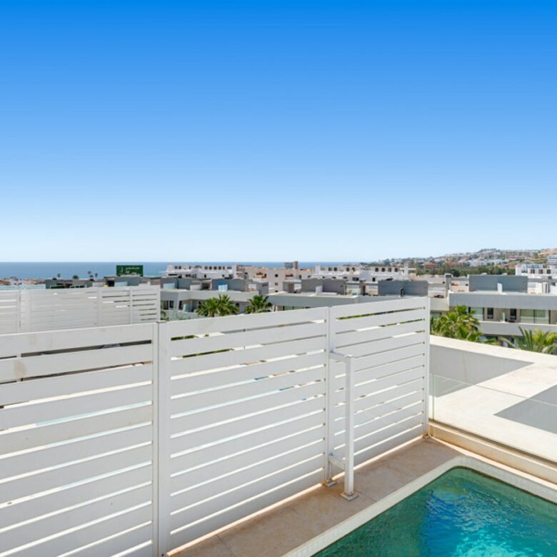 FOR SALE 🏡 Four-Bedroom Townhouse with Tourist Licence and BBQ Solarium – La Cala de Mijas, Mijas Costa 🇪🇸