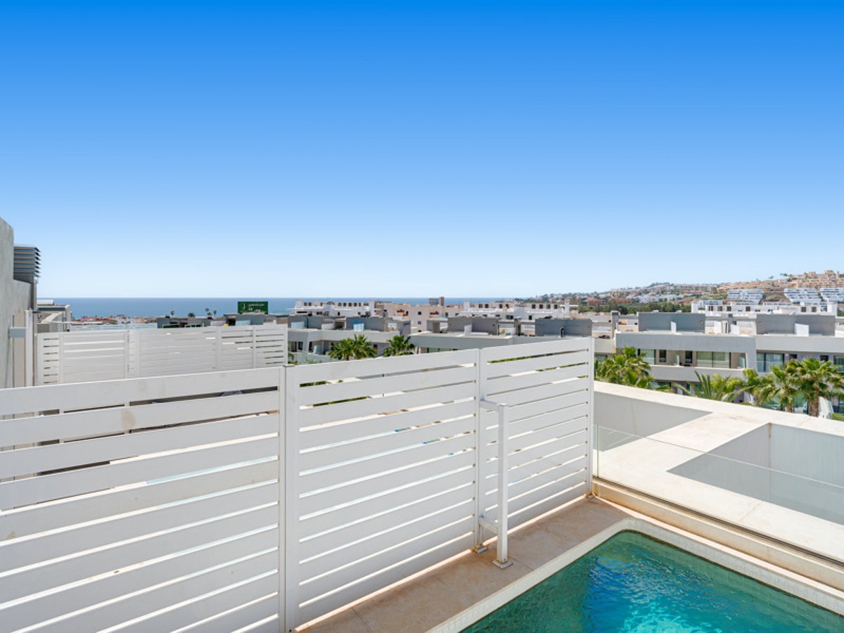 FOR SALE 🏡 Four-Bedroom Townhouse with Tourist Licence and BBQ Solarium – La Cala de Mijas, Mijas Costa 🇪🇸