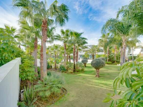 FOR SALE 🏡 Four-Bedroom Townhouse with Tourist Licence and BBQ Solarium – La Cala de Mijas, Mijas Costa 🇪🇸