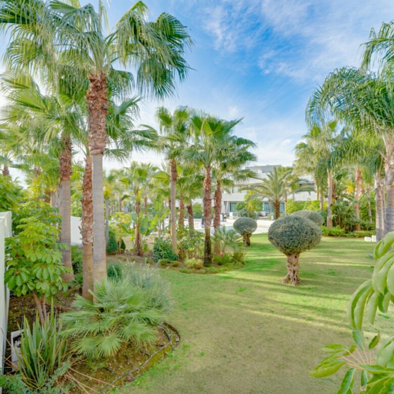 FOR SALE 🏡 Four-Bedroom Townhouse with Tourist Licence and BBQ Solarium – La Cala de Mijas, Mijas Costa 🇪🇸