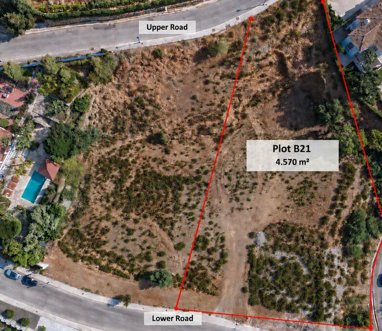 FOR SALE 🏡 Flat 4,570 m² Plot with Panoramic Sea Views in a Gated Estate – Monte Mayor, Benahavís 🇪🇸