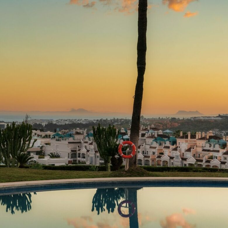 FOR SALE 🏡 Turnkey Three-Bedroom Apartment with Sea Views in a Gated Community – Las Lomas de Marbella Club, Golden Mile, Marbella 🇪🇸