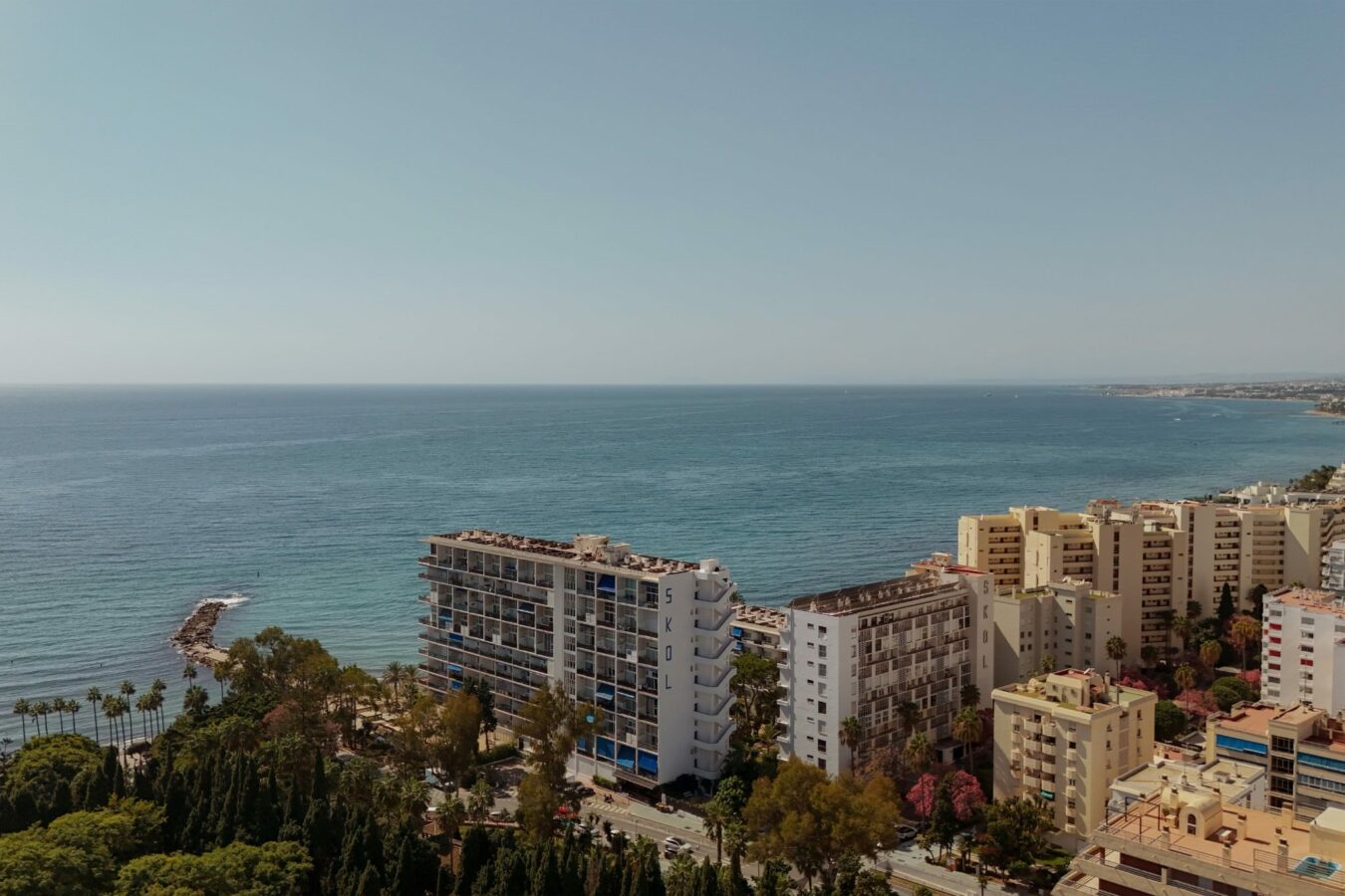 FOR SALE 🏡 Refurbished Three-Bedroom Penthouse with Private Rooftop Pool – Marbella Centre, Marbella 🇪🇸
