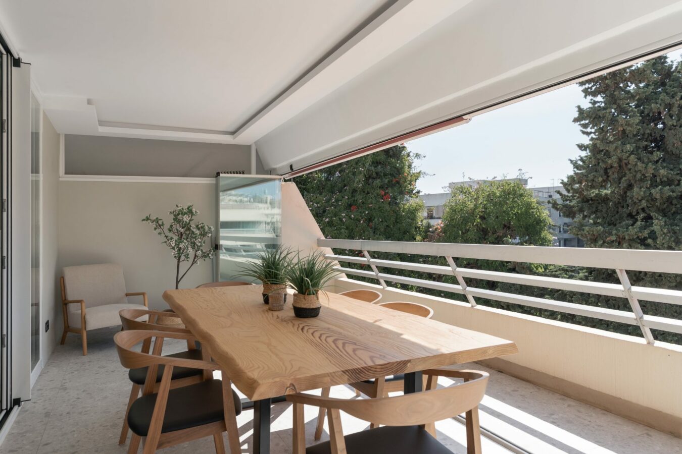 FOR SALE 🏡 Refurbished Three-Bedroom Penthouse with Private Rooftop Pool – Marbella Centre, Marbella 🇪🇸