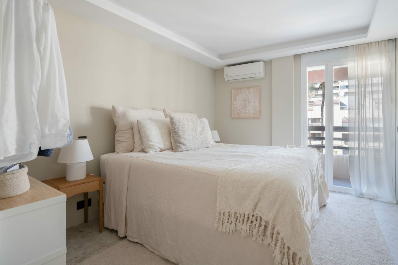FOR SALE 🏡 Refurbished Three-Bedroom Penthouse with Private Rooftop Pool – Marbella Centre, Marbella 🇪🇸