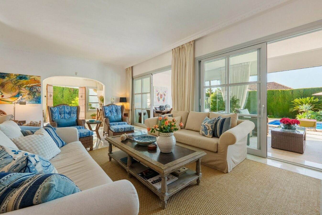 FOR SALE 🏡 Mediterranean Four-Bedroom Villa with Saltwater Pool and Rooftop Sea Views – Sierra Blanca, Golden Mile, Marbella 🇪🇸