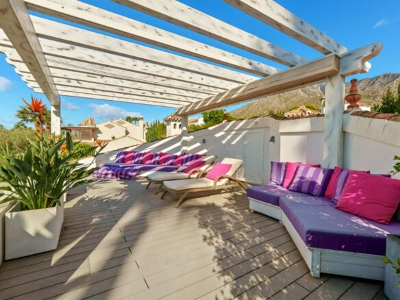 FOR SALE 🏡 Mediterranean Four-Bedroom Villa with Saltwater Pool and Rooftop Sea Views – Sierra Blanca, Golden Mile, Marbella 🇪🇸