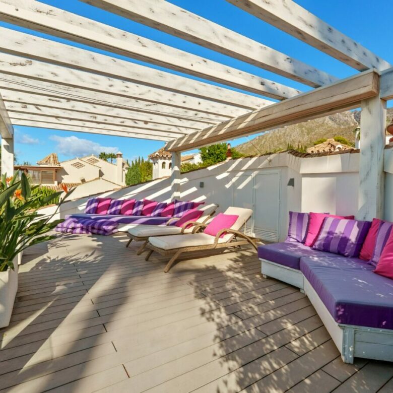 FOR SALE 🏡 Mediterranean Four-Bedroom Villa with Saltwater Pool and Rooftop Sea Views – Sierra Blanca, Golden Mile, Marbella 🇪🇸
