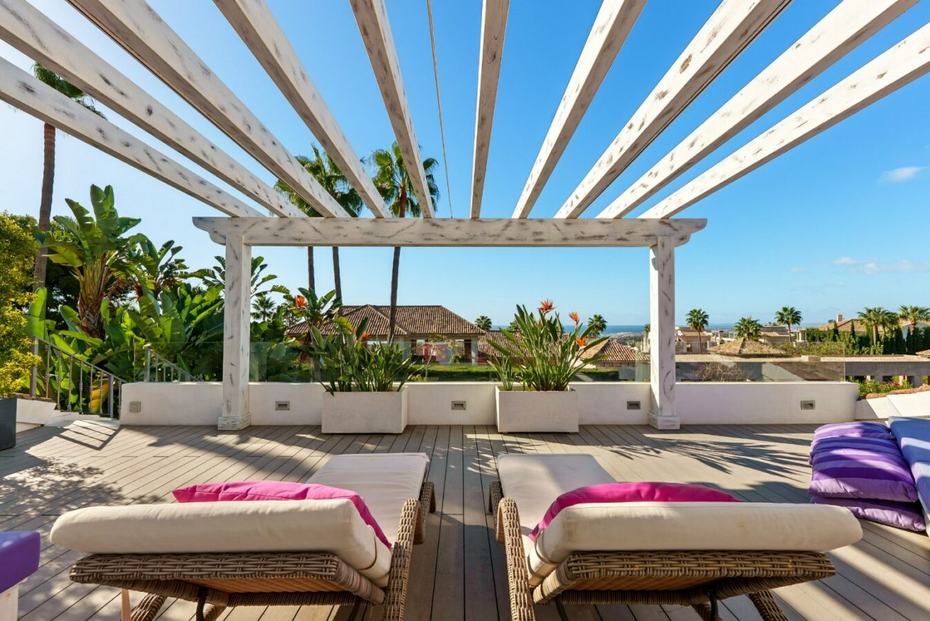 FOR SALE 🏡 Mediterranean Four-Bedroom Villa with Saltwater Pool and Rooftop Sea Views – Sierra Blanca, Golden Mile, Marbella 🇪🇸