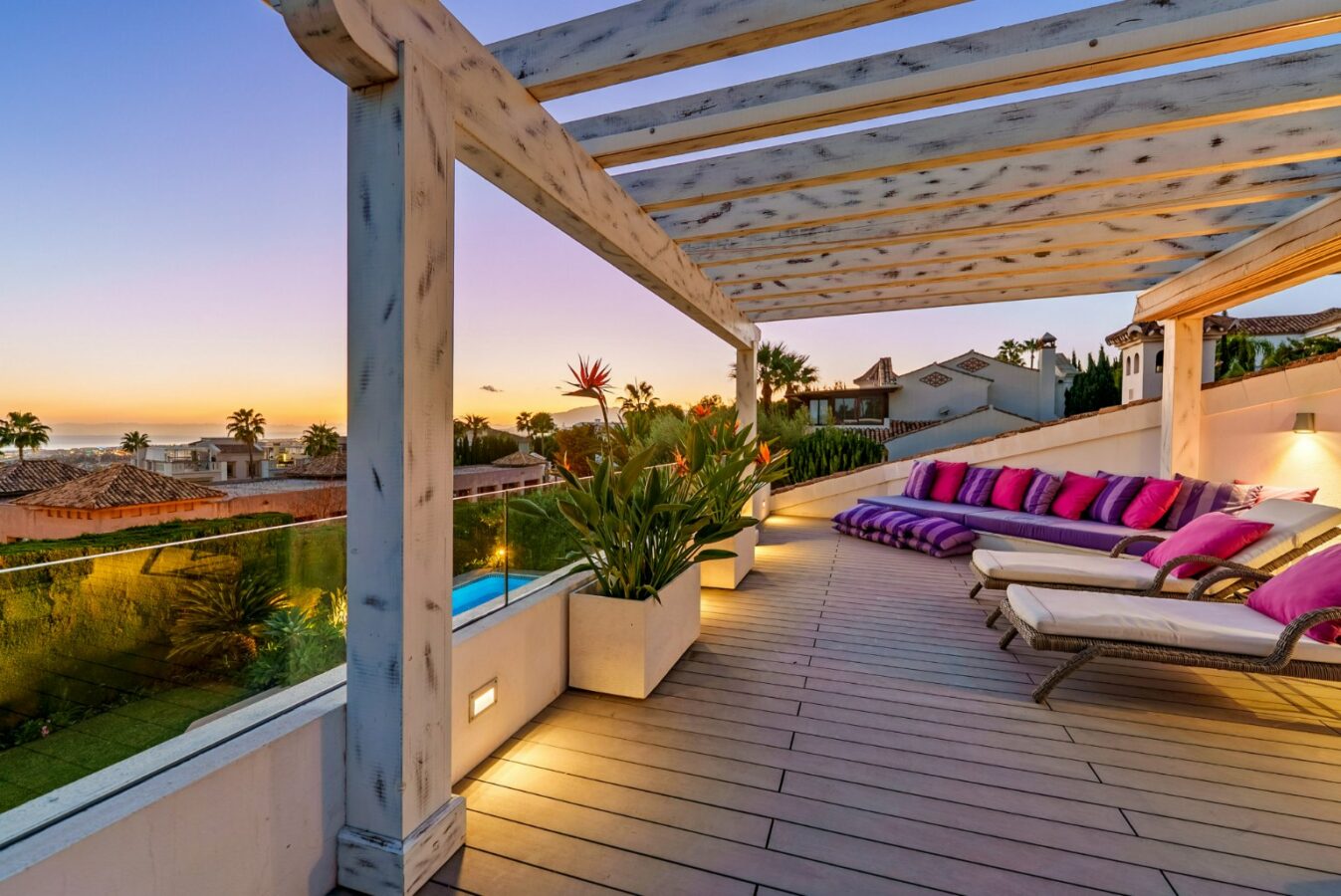 FOR SALE 🏡 Mediterranean Four-Bedroom Villa with Saltwater Pool and Rooftop Sea Views – Sierra Blanca, Golden Mile, Marbella 🇪🇸