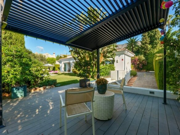 FOR SALE 🏡 Mediterranean Four-Bedroom Villa with Saltwater Pool and Rooftop Sea Views – Sierra Blanca, Golden Mile, Marbella 🇪🇸